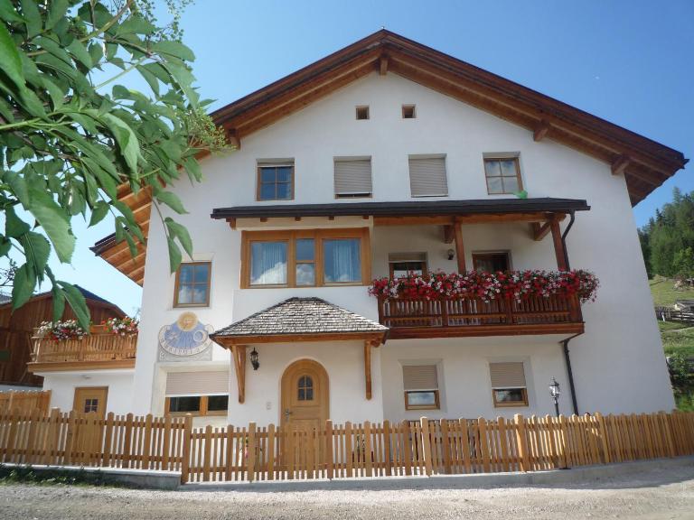 Sumaela Apartments - Chambres d'hôtes La Villa