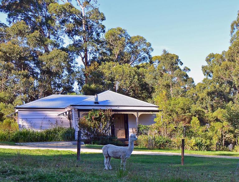 Araluen Park Cottages - Bed and Breakfast Lakes Entrance