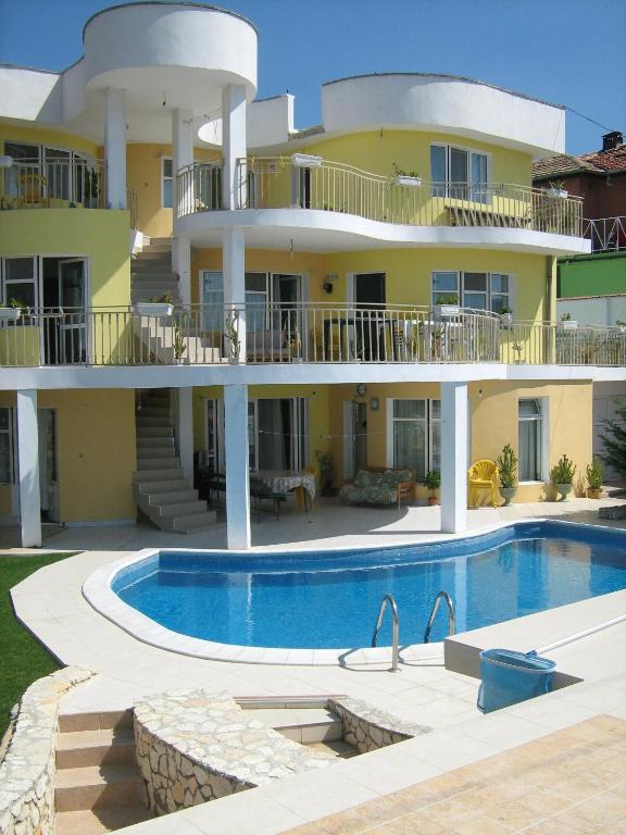 Eli Guest House - B&B Balchik