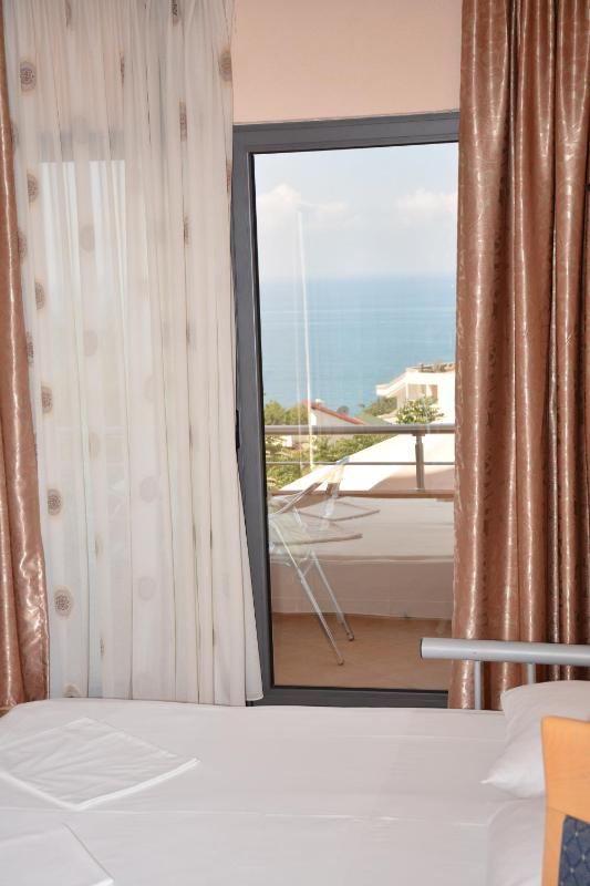 Two-Bedroom Apartment with Sea View image 4