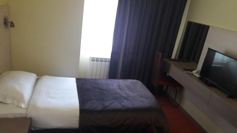 Single Room image 2