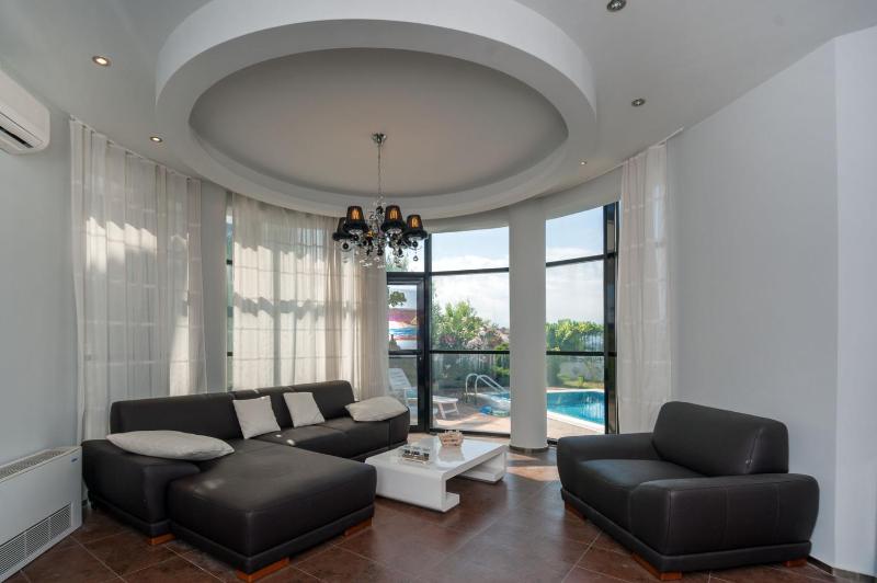 Luxury House on Buzhaka - image 23