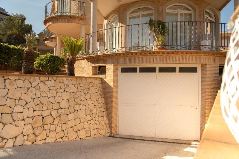 Deluxe Villa image 3