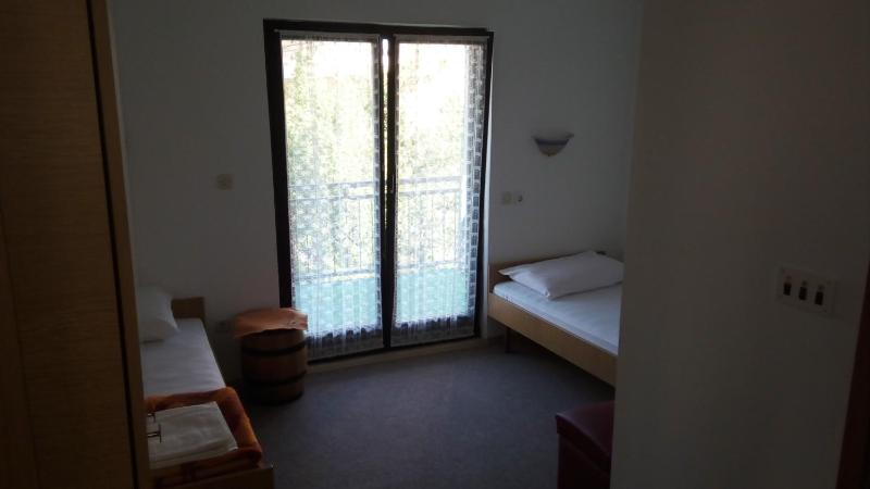 Twin Room with Private Bathroom image 4