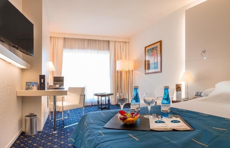 Junior Suite image 2