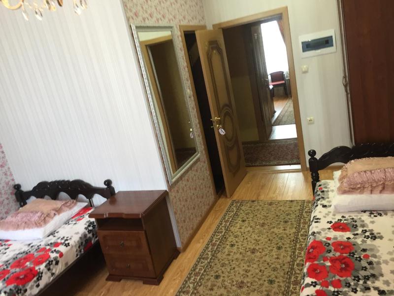 Twin Room with Private Bathroom image 2