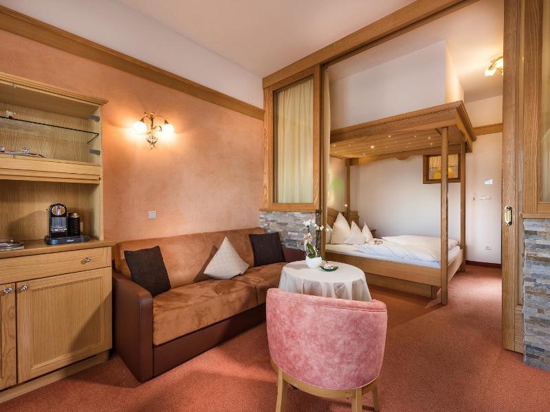 Suite with Balcony image 3