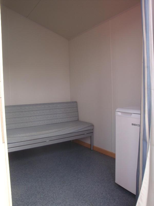 Caravan with Shared Bathroom image 4