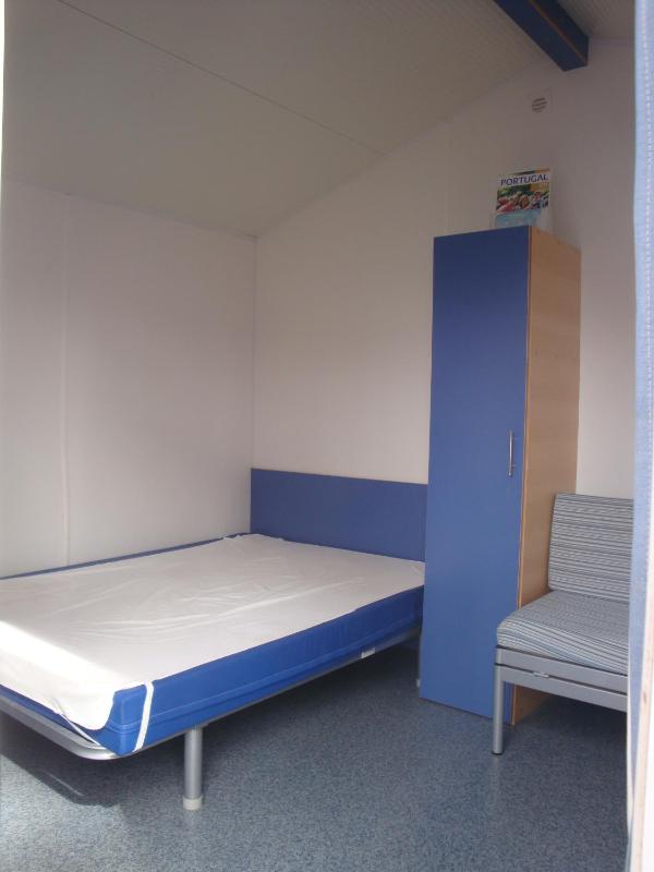 Caravan with Shared Bathroom image 3