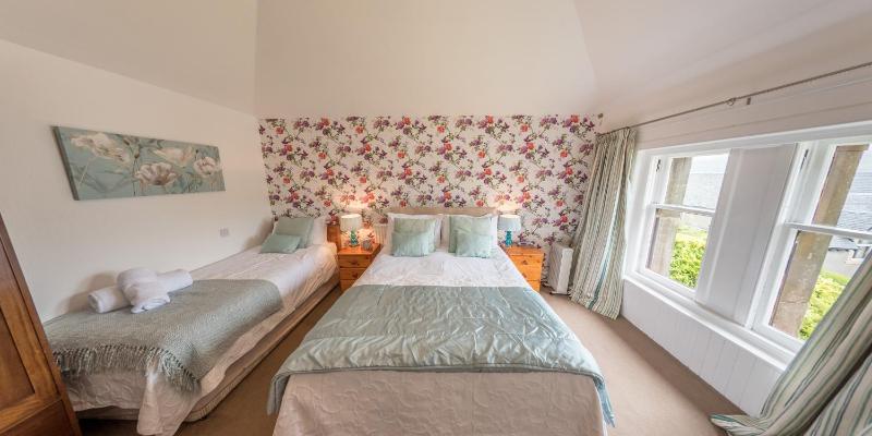 Classic Double or Twin Room image 2