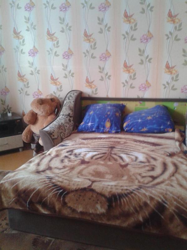 Family Room image 3