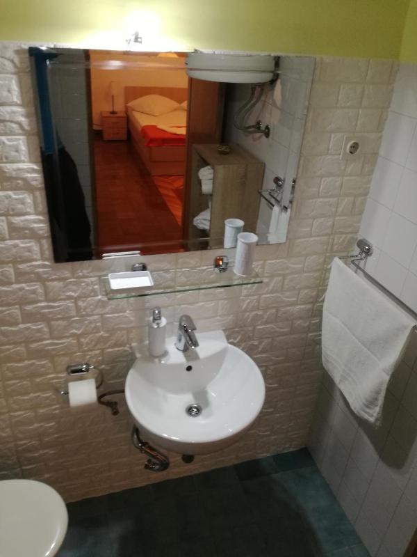Studio Apartment with Sea View image 4