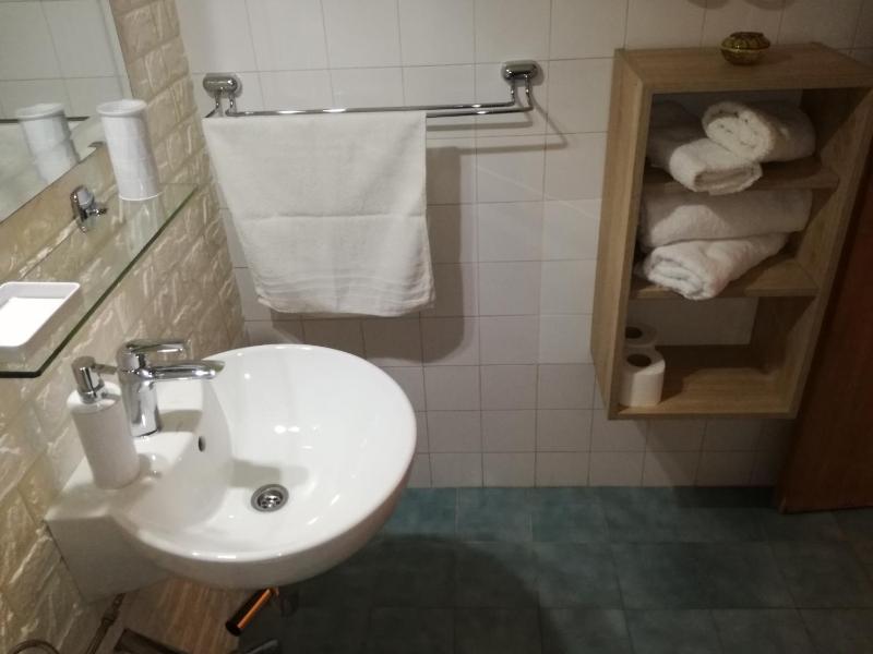 Studio Apartment with Sea View image 3
