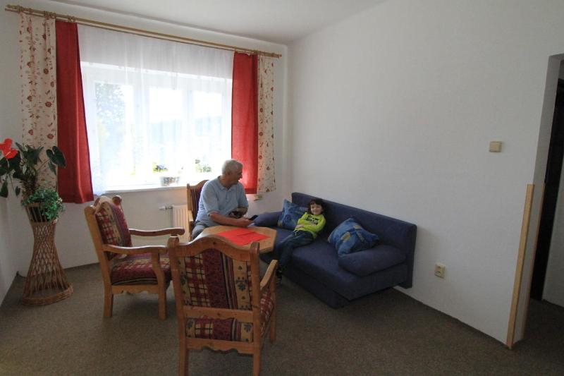 One-Bedroom Apartment image 2