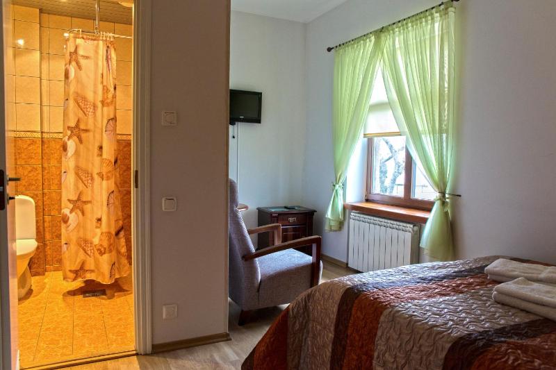 Double Room image 2