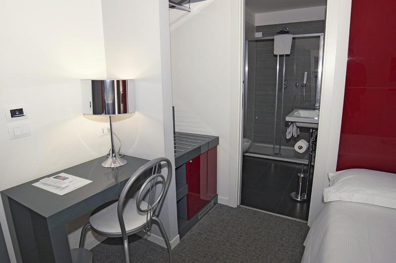 Standard Double Room image 1