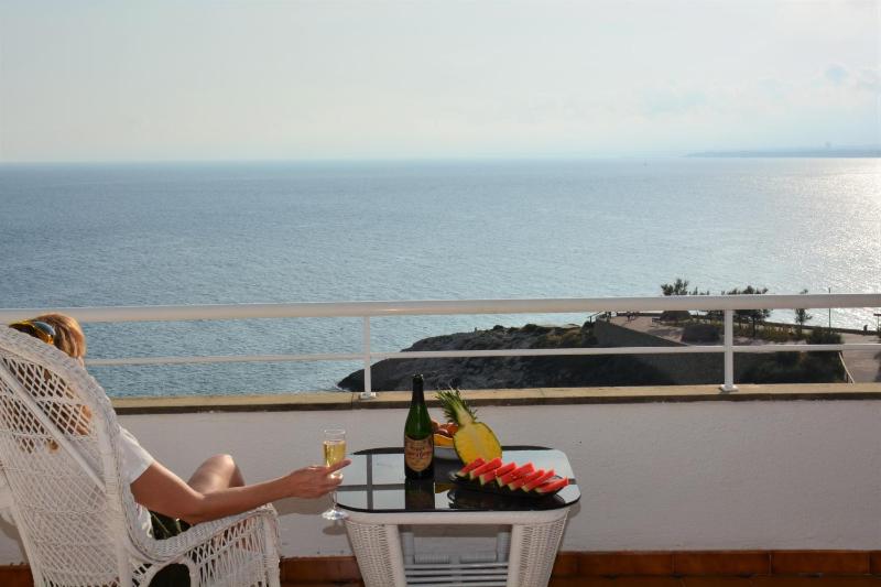 Apartment with Sea View image 2