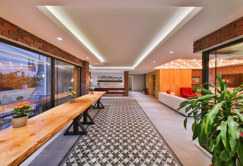 Lale Hotel - image 3