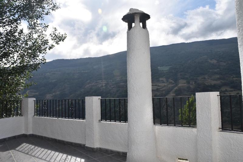 Three-Bedroom Apartment with Mountain View image 3