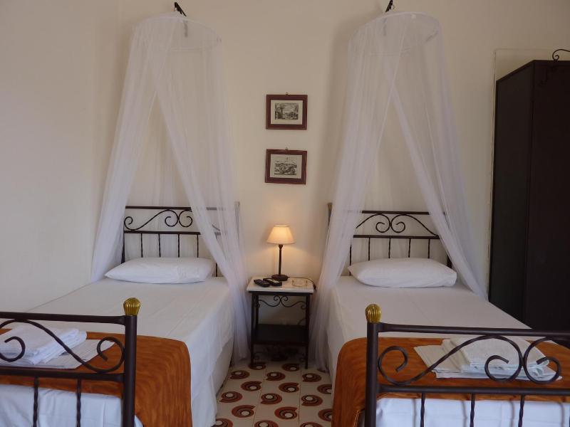 Triple Room with Sea View image 1