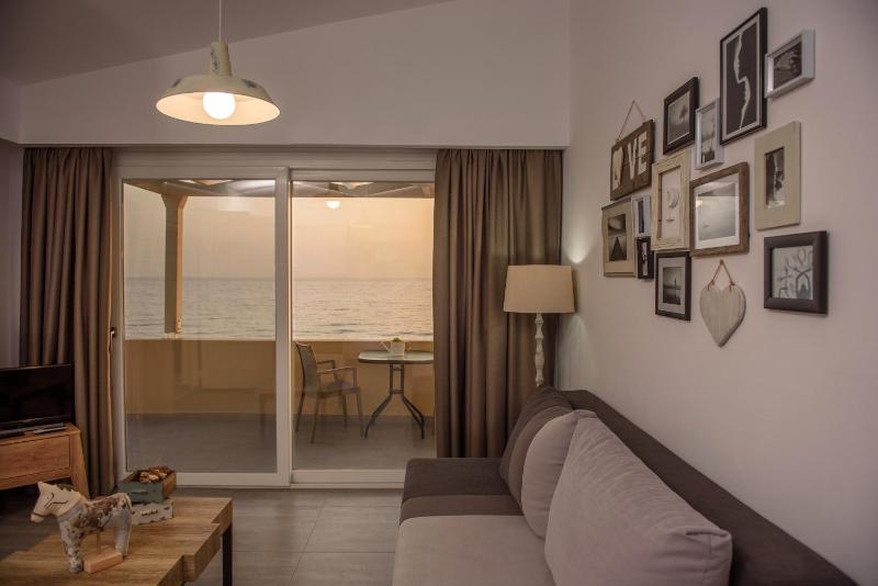 Apartment with Sea View image 2