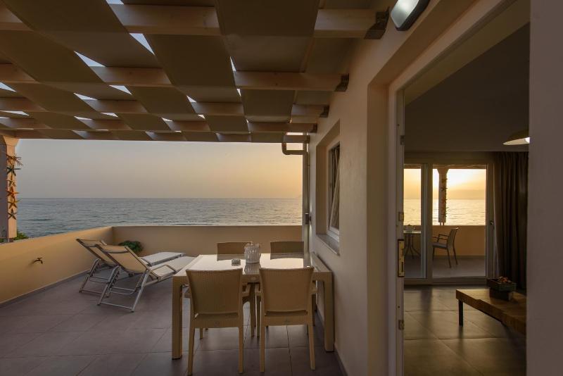 Apartment with Sea View image 3