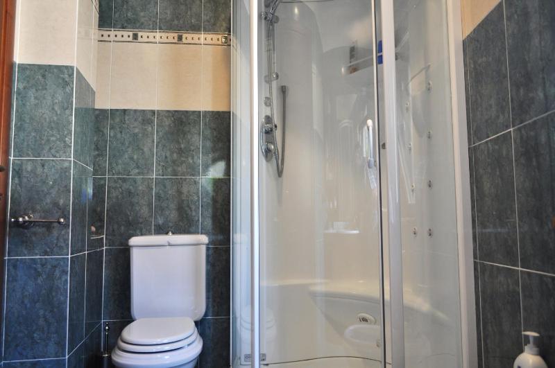 Triple Room image 3