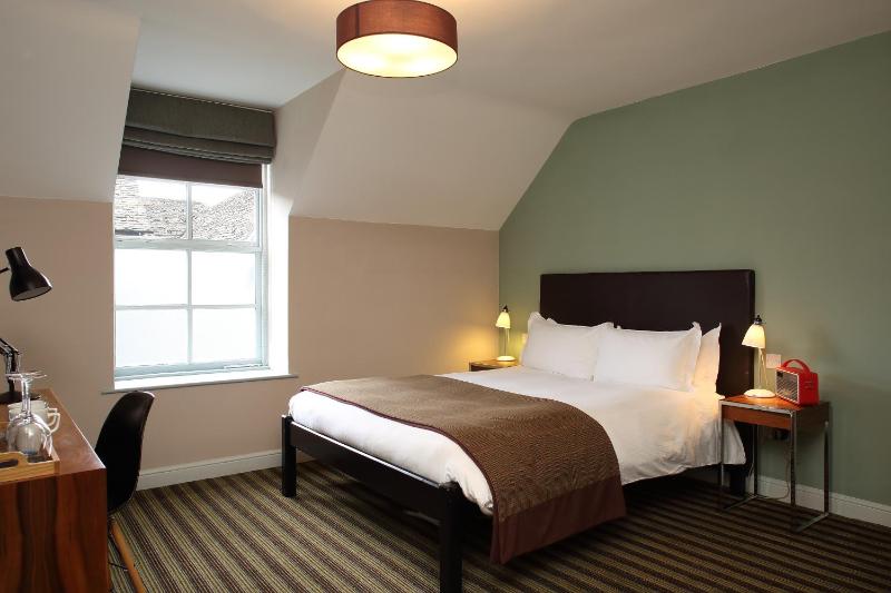 Standard Double Room image 3