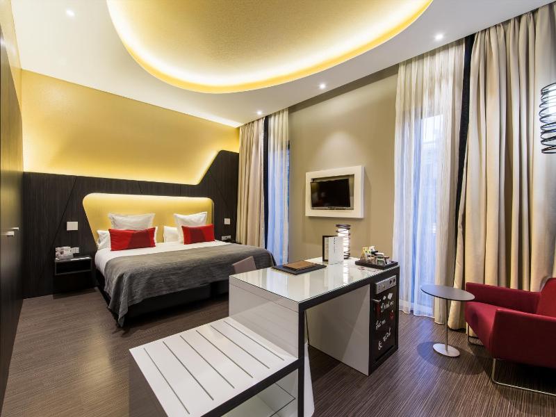 Superior Double Room image 1