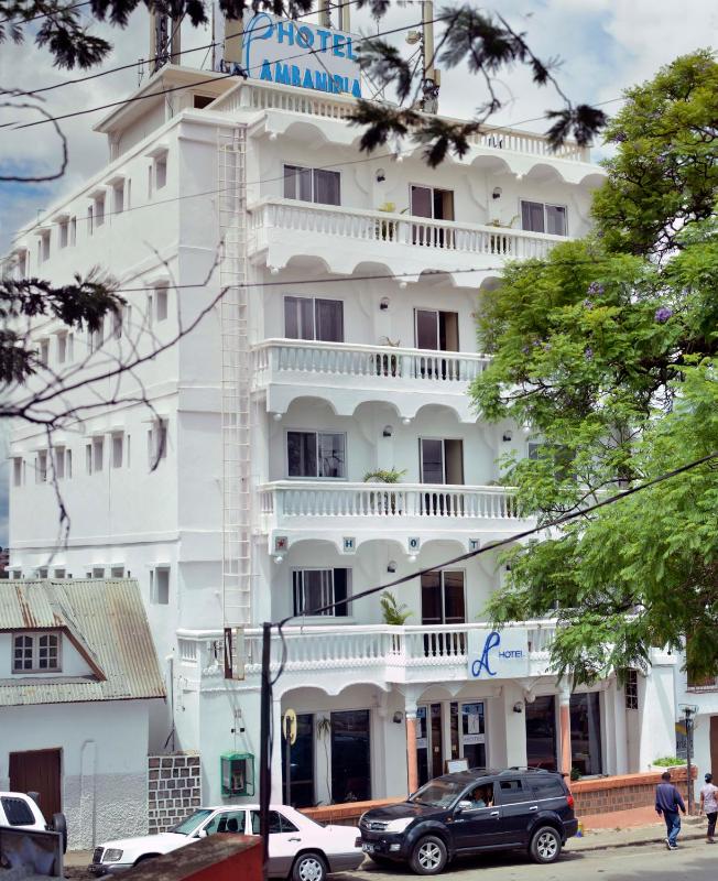 A l'hotel - image 6