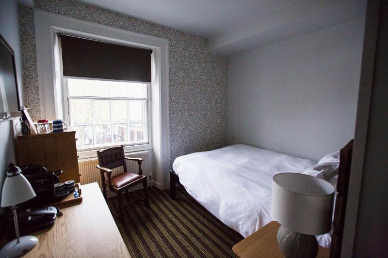 Single Room image 1
