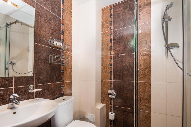 Standard Double Room with Mountain View image 3