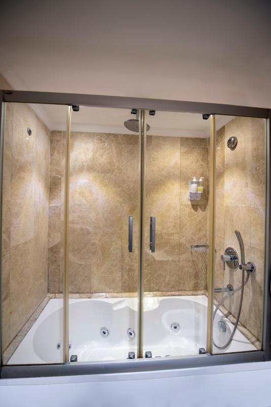 Club Suite image 1
