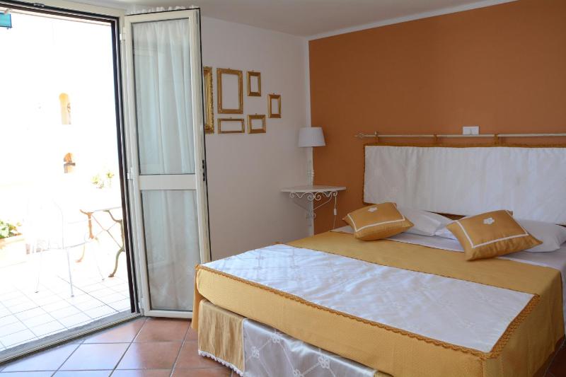 Double Room image 2