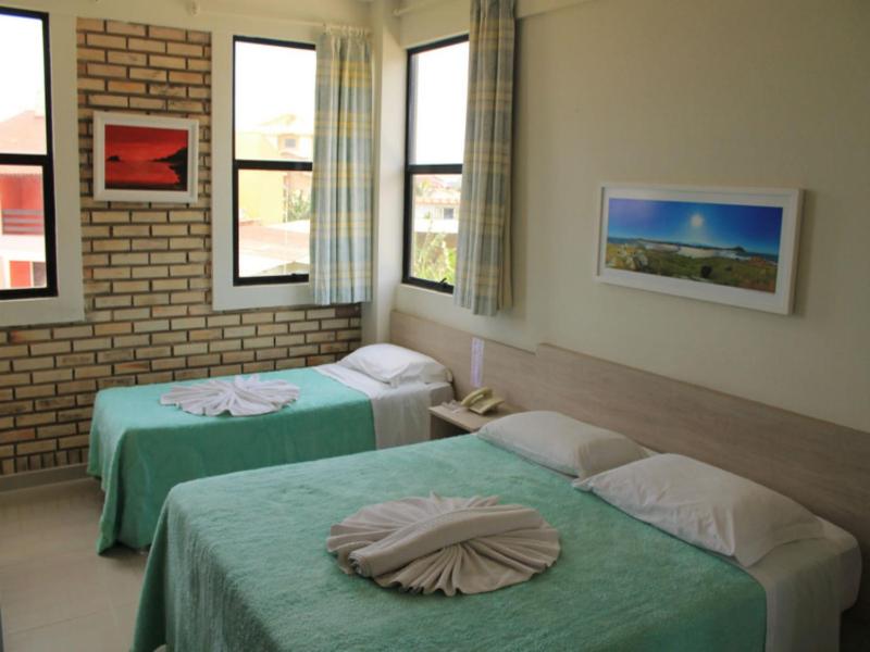Standard Triple Room image 2