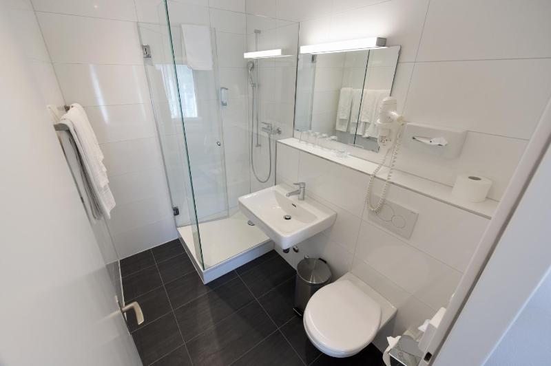 Quadruple Room image 2