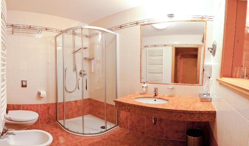 Economy Double Room image 1