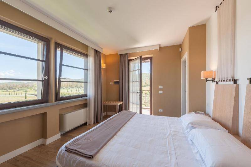 Double Room image 1
