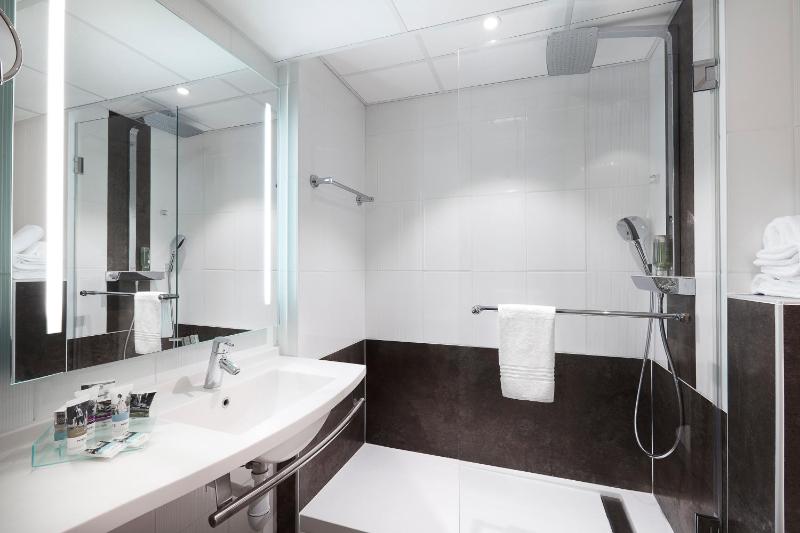 Privilege Room with 1 Double Bed image 2