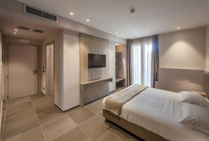 Classic Double or Twin Room image 1