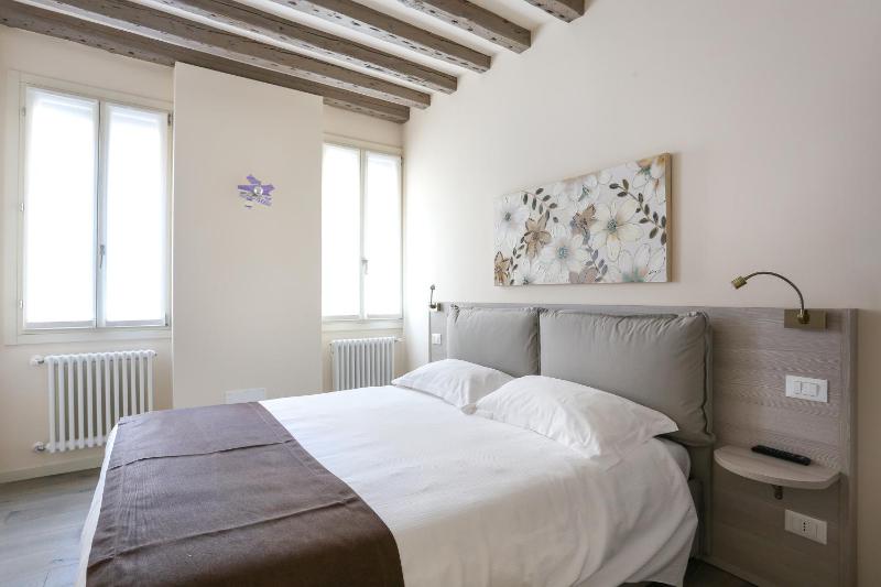 Rialto Suite 1602 - image 10