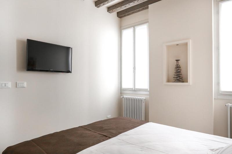 Rialto Suite 1602 - image 2