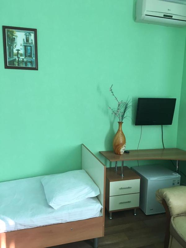 Superior Triple Room image 3