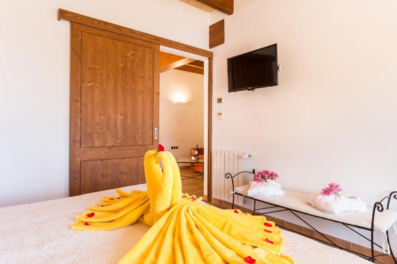 Deluxe Suite image 3