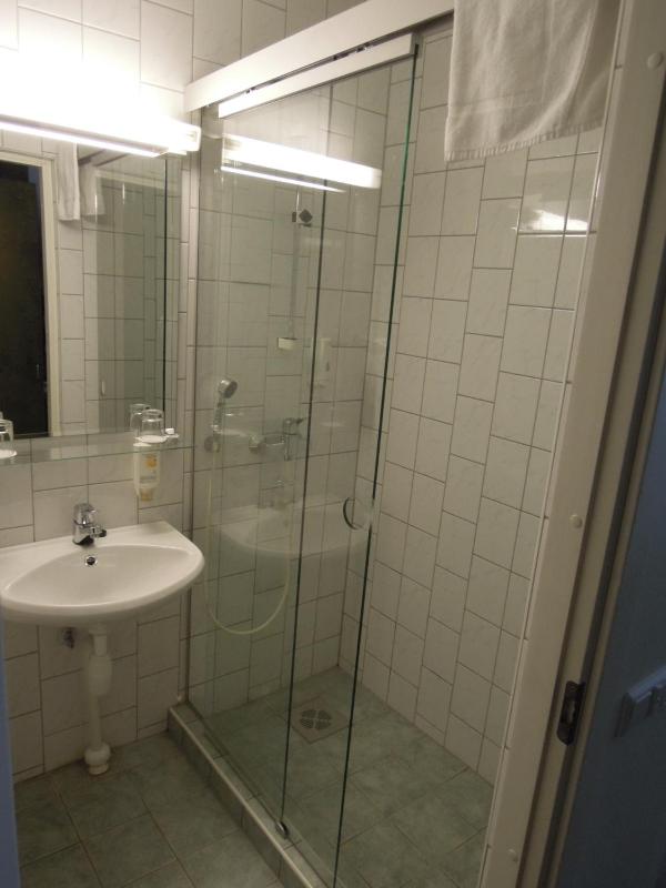 Single Room image 4