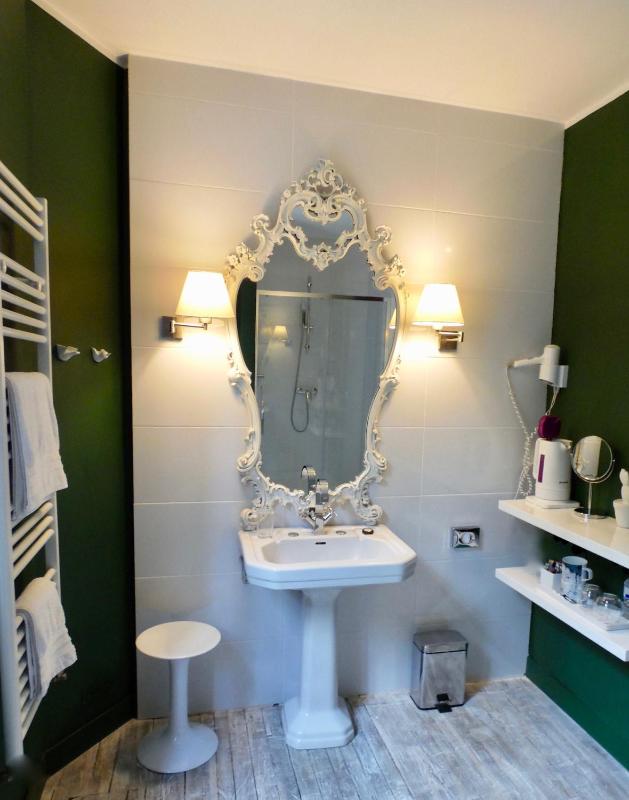 Acacia Double Room image 3