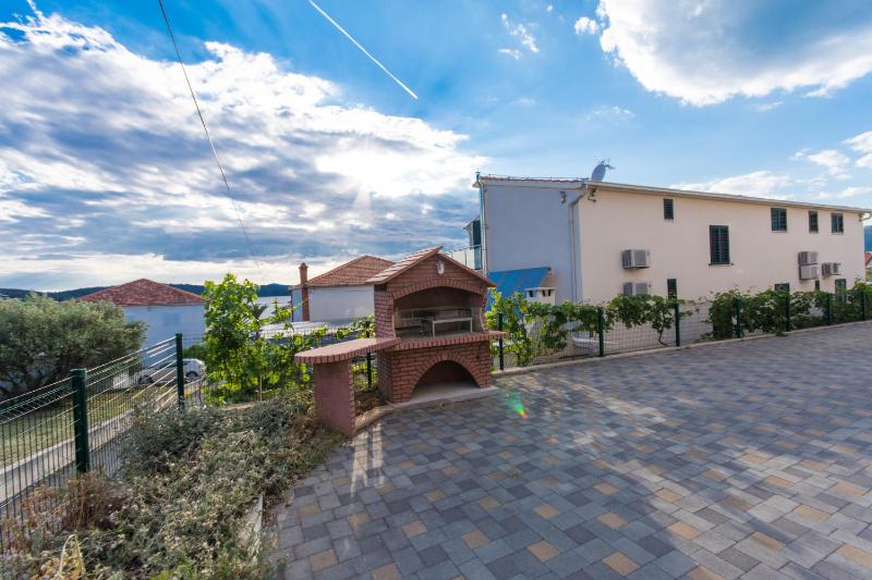 Apartment with Sea View image 1