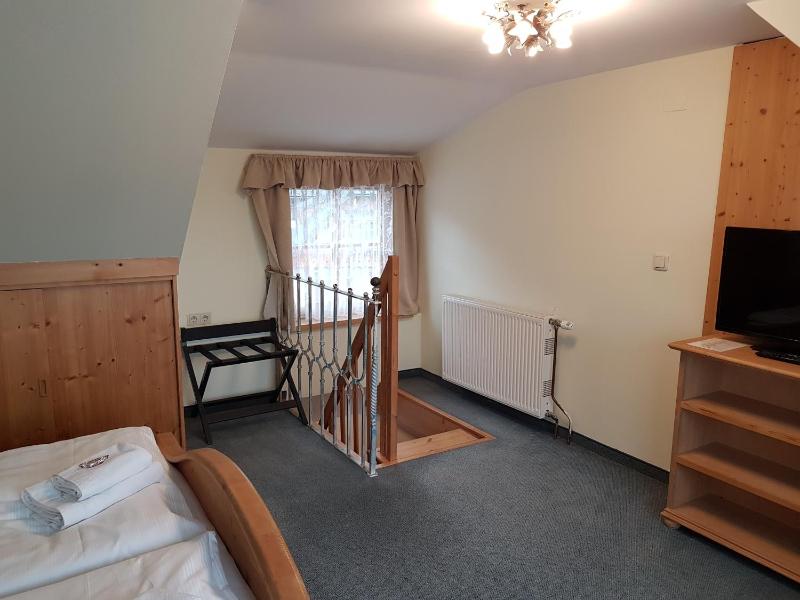 One-Bedroom Apartment (4 Adults) image 3