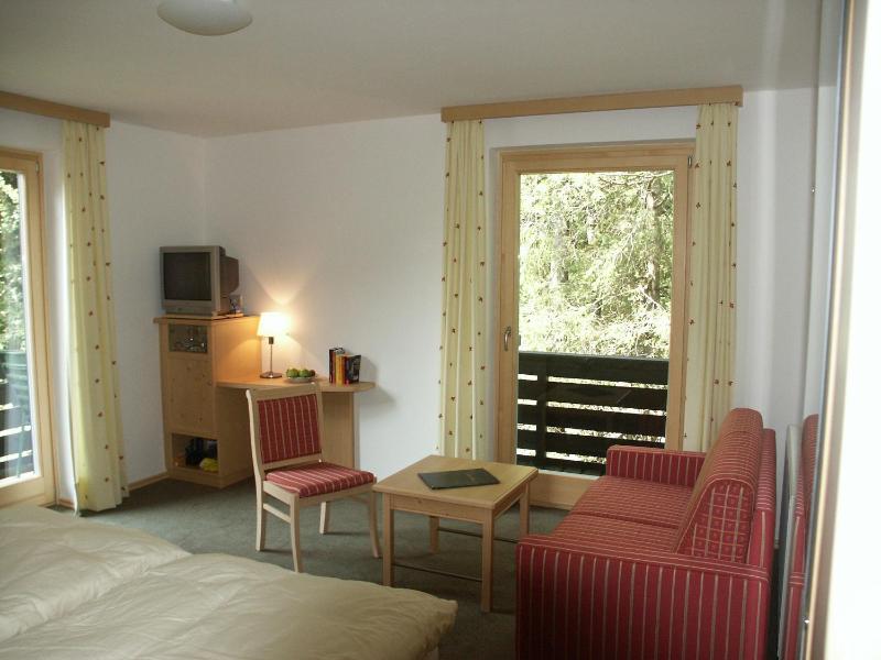 Double Room with Balcony image 4