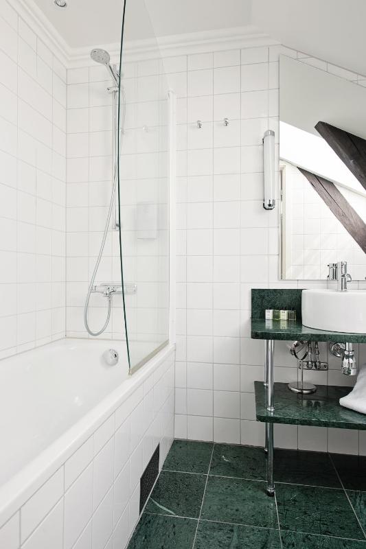 Junior Suite (2 Adults) image 4
